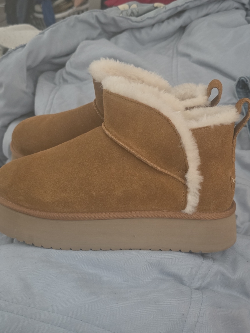 Koolaburra Chestnut/Tan Suede Shearling Ankle Booties